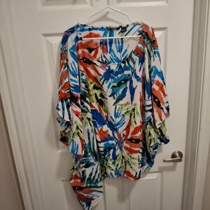 Life Style Woman Poncho Blouse 2X Multicolor Tropical Leaf Asymmetrical Top